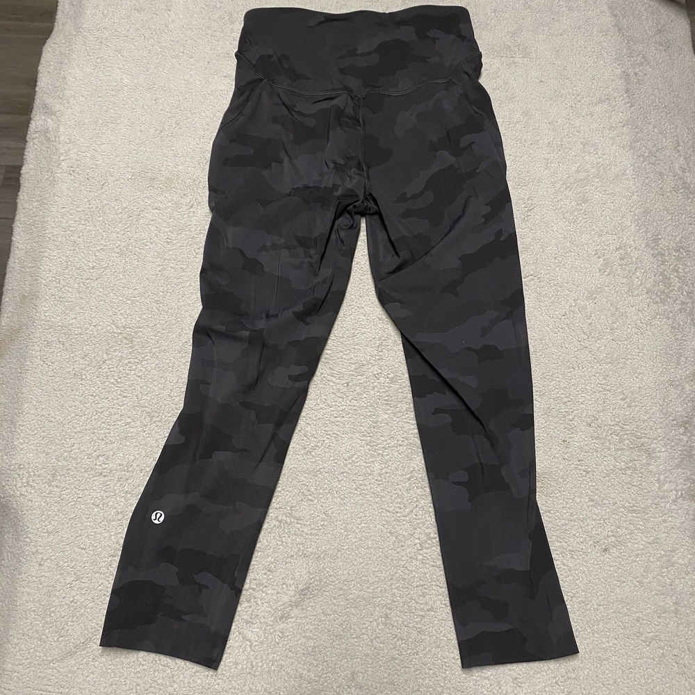 Lululemon Base Pace High Rise Crop Leggings Size 6 Black Camo Nulux - Picture 2 of 9